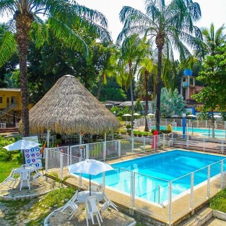 Hotel Villa De Rauzan Мельгар Екстер'єр фото