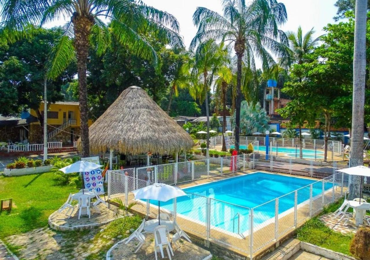 Hotel Villa De Rauzan Мельгар Екстер'єр фото